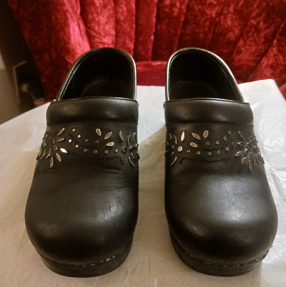 Dansko Women's Black Clogs - Picture 2 of 4